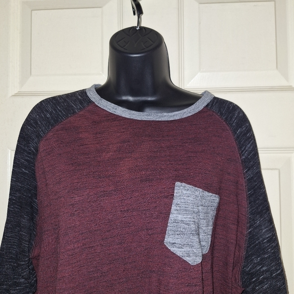 George T-shirt size XL